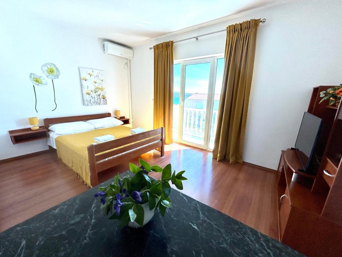 Apartments Stokic Раб Екстер'єр фото